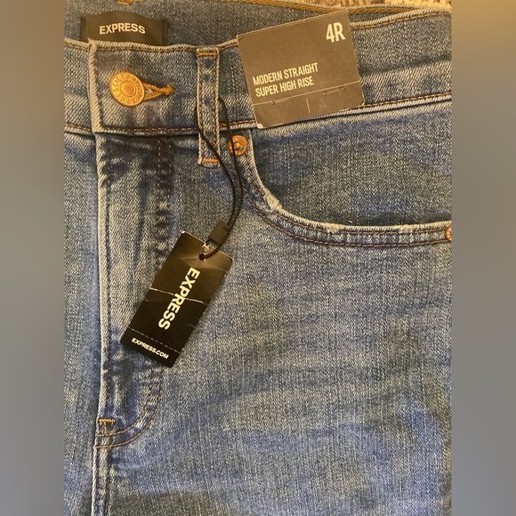 💙NEVER WORN | Express Modern Straight Super High Rise Jeans | Size 4R - Picture 8 of 12